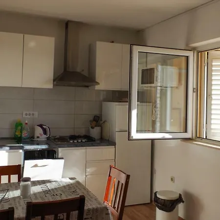 Sandra Apartment *