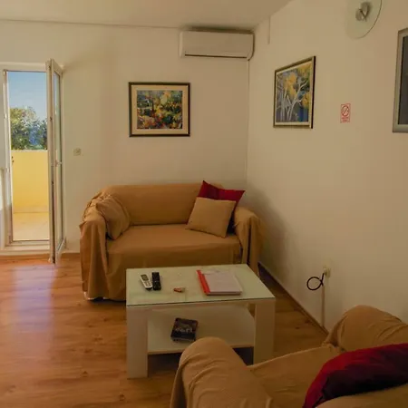Sandra Apartment *